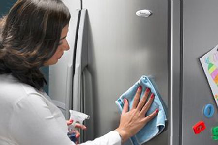 Chia sẻ mẹo vệ sinh tủ lạnh