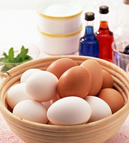 Bảo quản trứng ở cửa tủ lạnh lợi hay hại